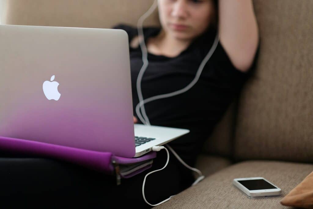 50 Practical Ways to Set Boundaries with Screens